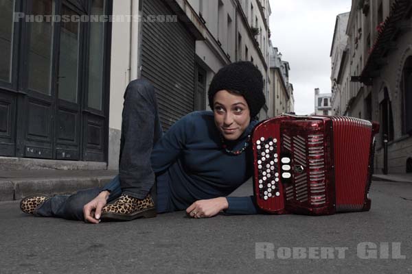 YOANNA - 2007-11-10 - PARIS -  - 